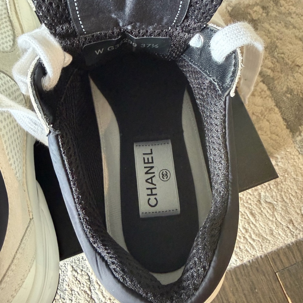 CHANEL White and Black Sneakers 37.5 - Picture 10 of 13